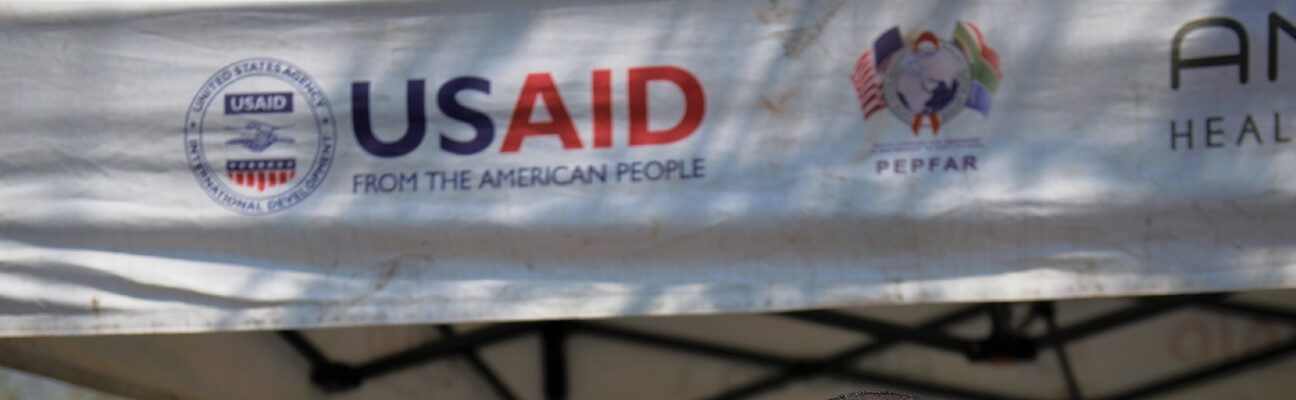 Volunteer at a USAID mobile vaccine clinic in South Africa. Photo by USAID/South Africa